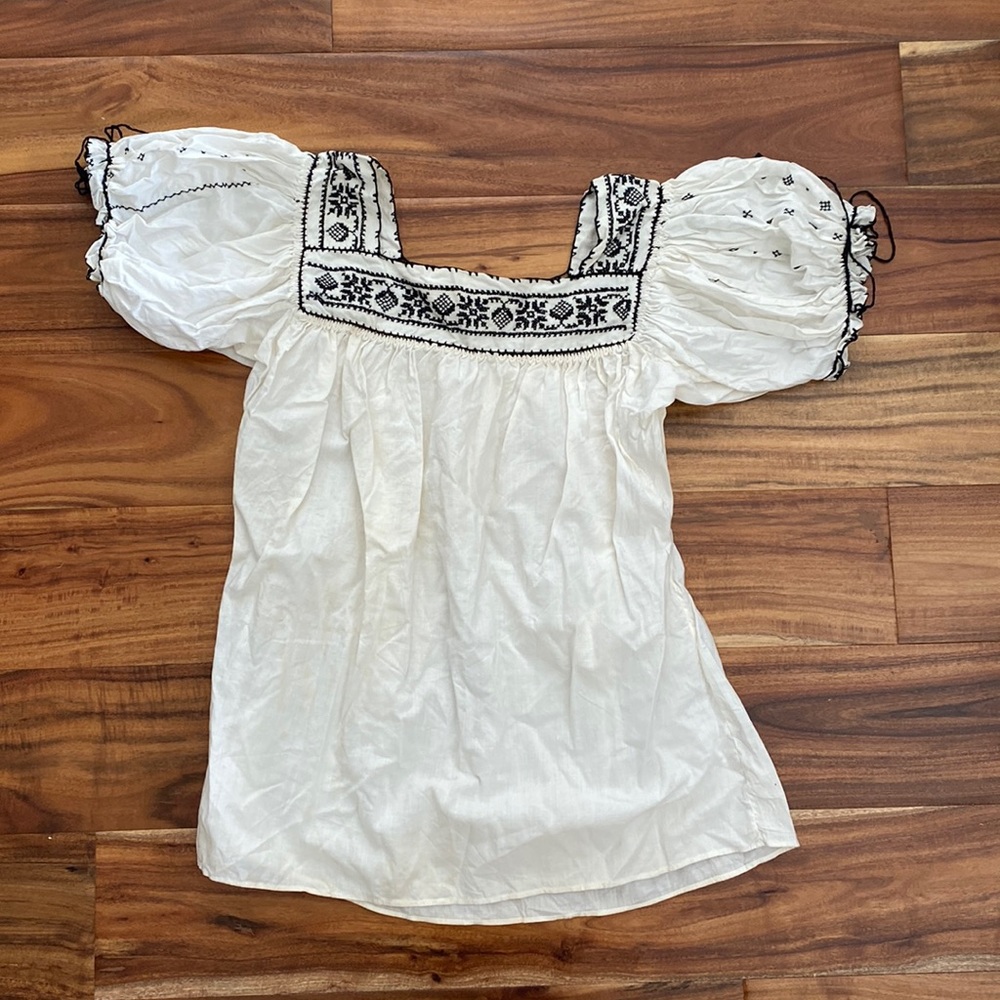 Vintage peasant blouse with puff sleeves and embroidery
